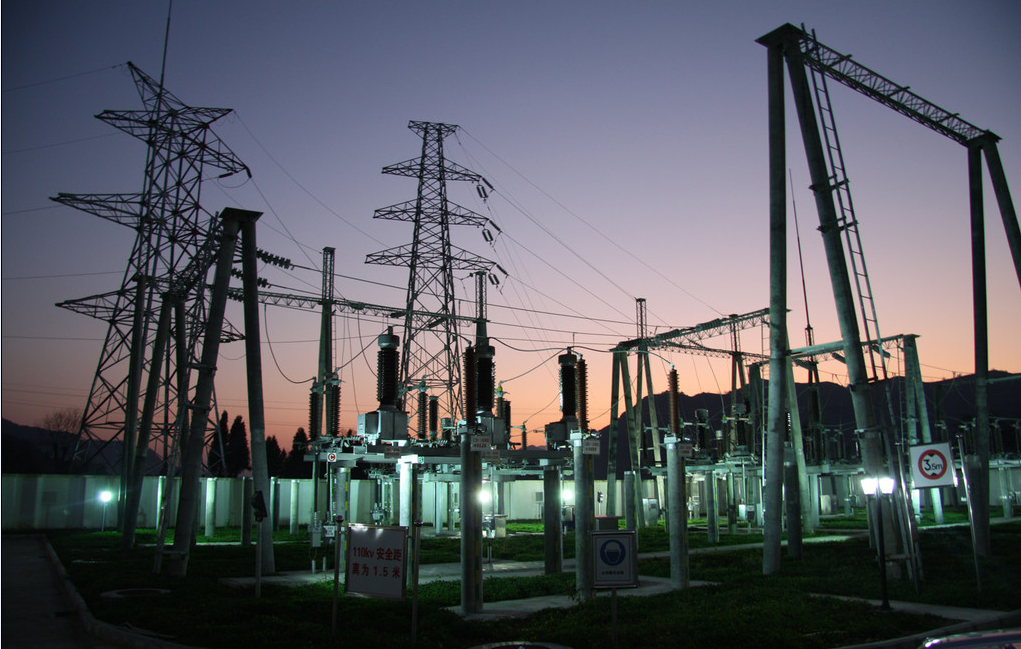 保定伊諾爾電氣出口印尼發(fā)電機(jī)中性點(diǎn)電阻柜順利發(fā)貨，將于13日抵達(dá)上海港進(jìn)倉裝船